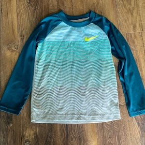 Nike long sleeve size 6 boys